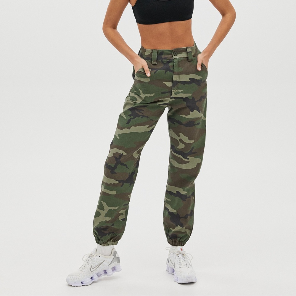 The new TNA alix pants